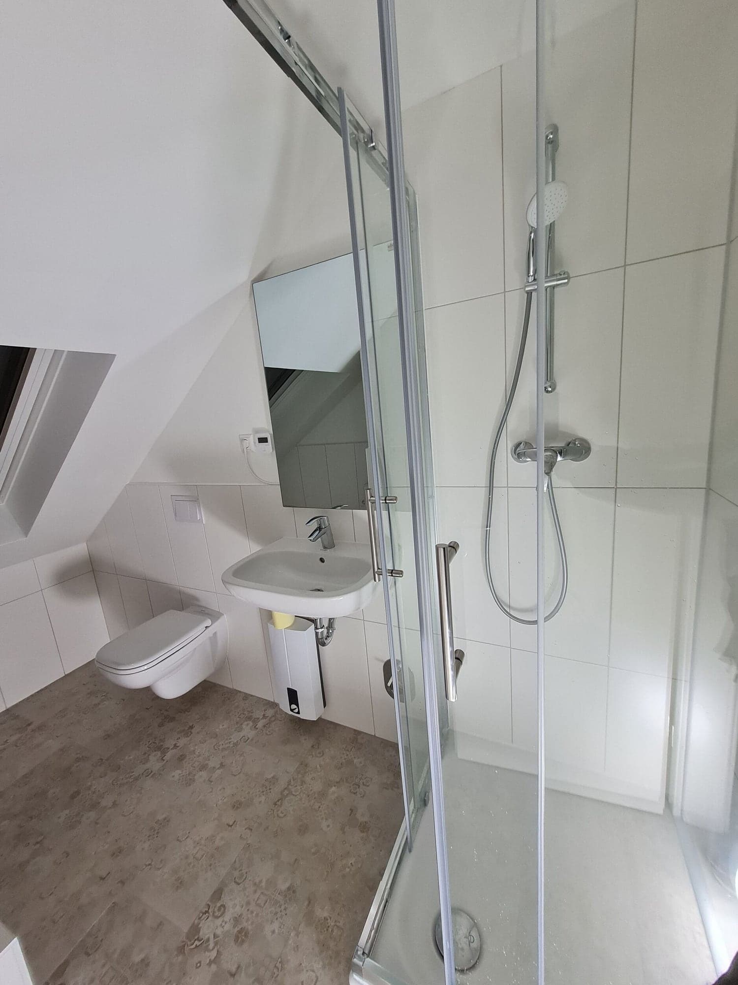 Neues Duschbad im Dachgeschoss